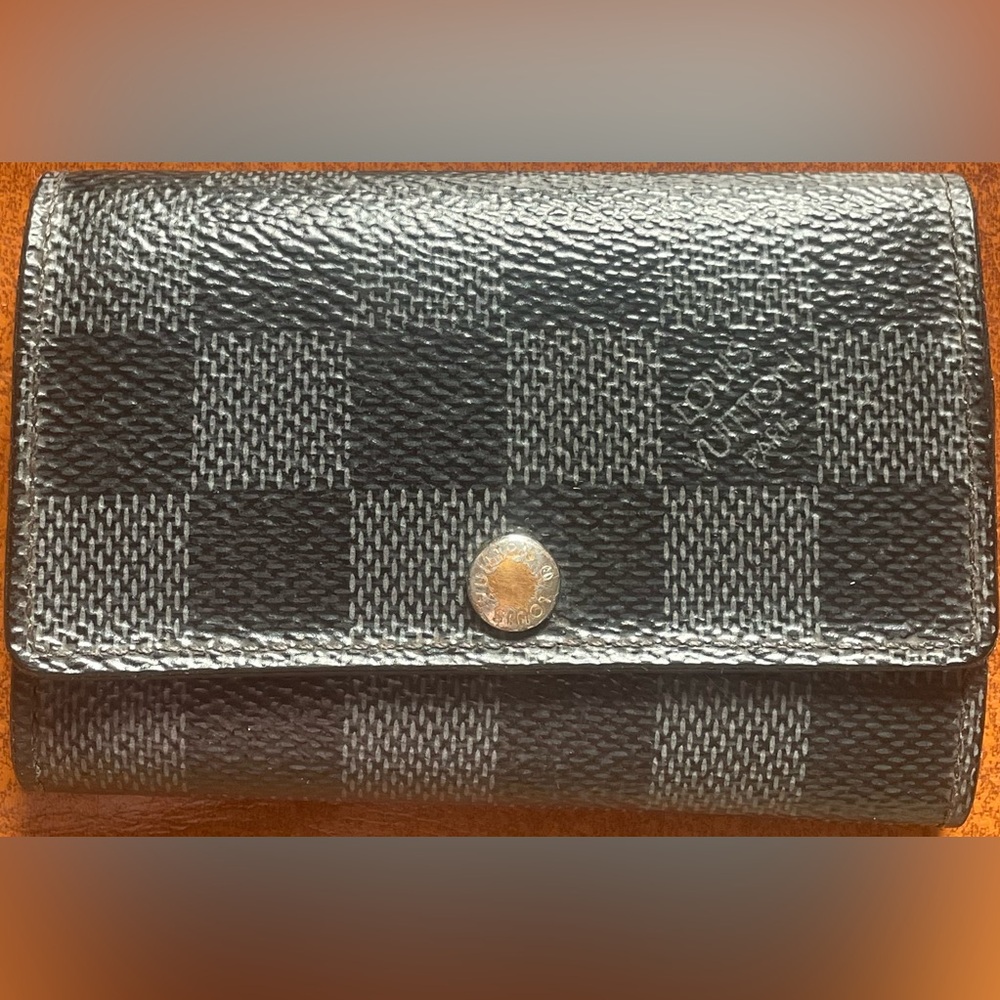 EUC!100%Authentic,Louis Vuitton,Damier, Graphite🩶🖤Multicles,6Key Holder,Preloved
